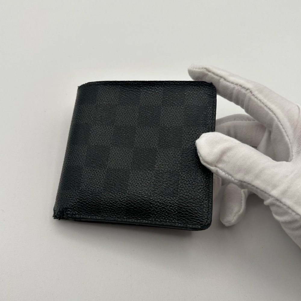 Louis Vuitton Damier Bi fold Wallet - Picture 2 of 8